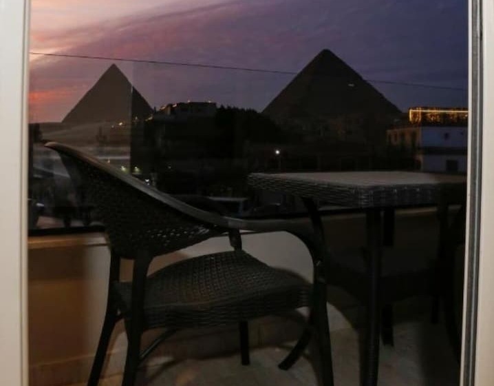 هتل Nine Pyramids View