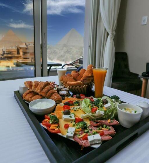 هتل Nine Pyramids View