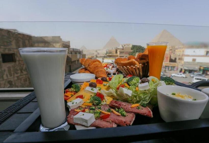 هتل Nine Pyramids View