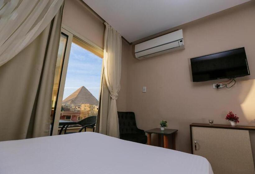 هتل Nine Pyramids View