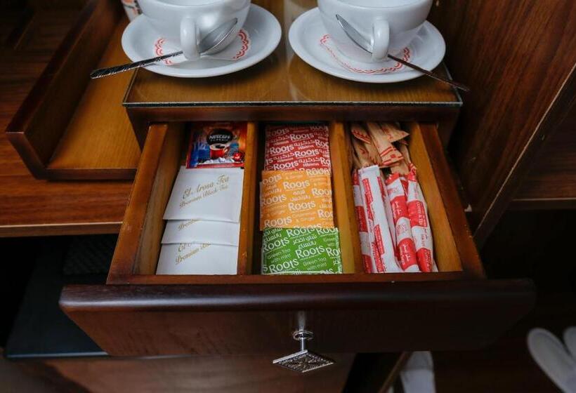 هتل Nine Pyramids View