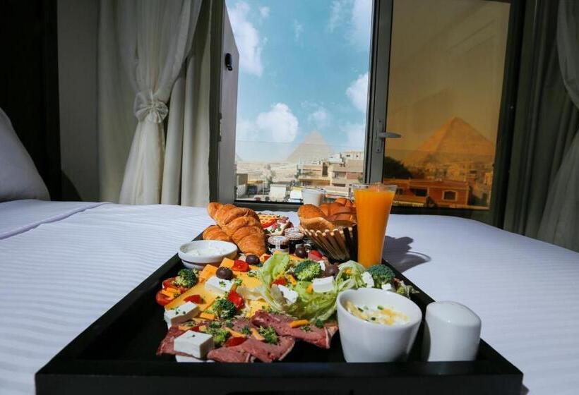 هتل Nine Pyramids View