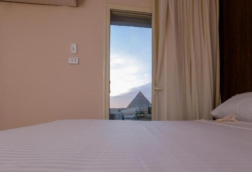 هتل Nine Pyramids View