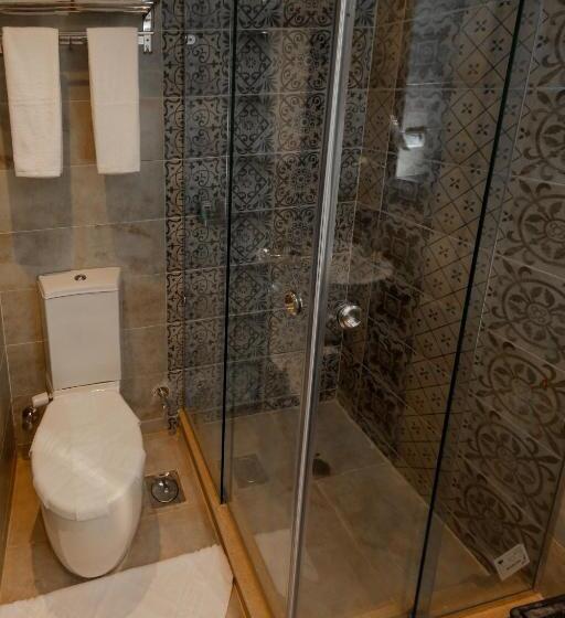 هتل Nine Pyramids View