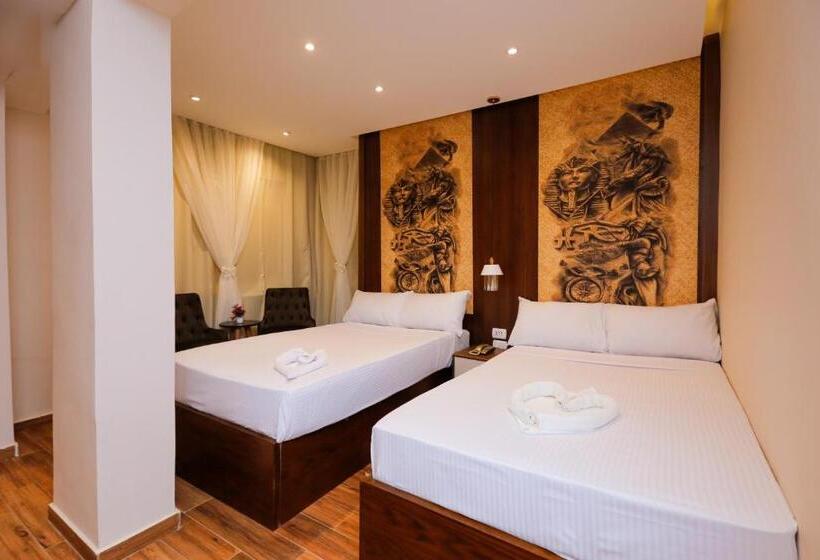 هتل Nine Pyramids View