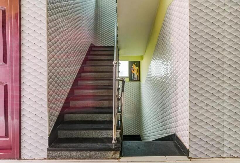 هتل Spot On Madhavi Residency & Lodge