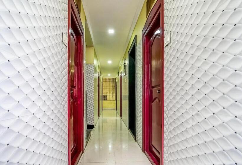 هتل Spot On Madhavi Residency & Lodge