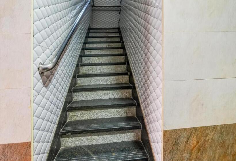 هتل Spot On Madhavi Residency & Lodge