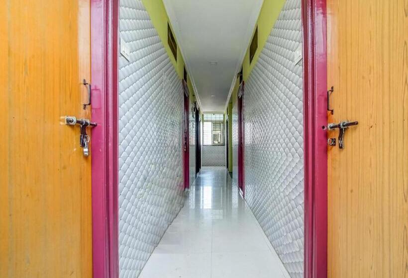 هتل Spot On Madhavi Residency & Lodge