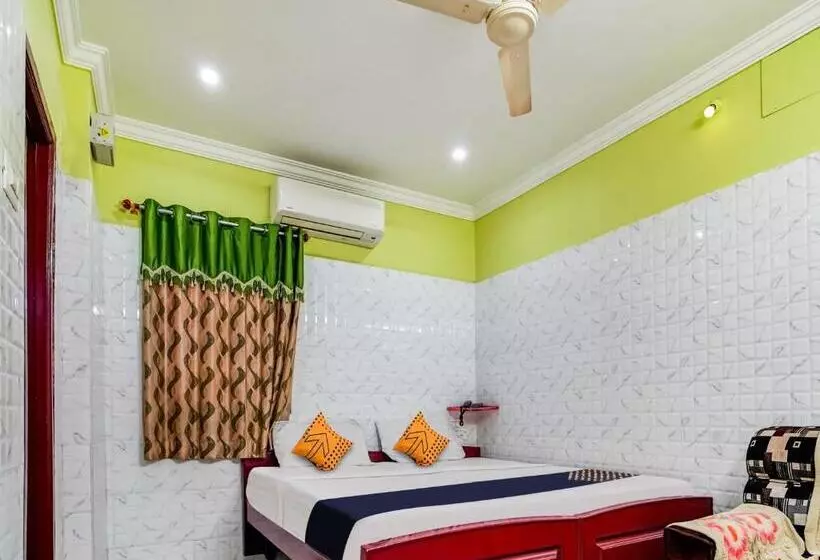 Hotelli Spot On Madhavi Residency & Lodge