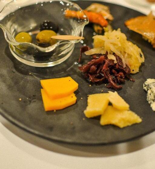 Pension 深々 Books&stay シンシンブックスアンドステイ