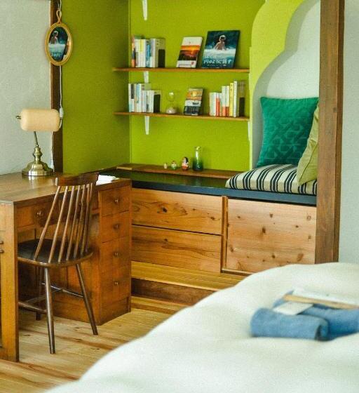 Pension 深々 Books&stay シンシンブックスアンドステイ