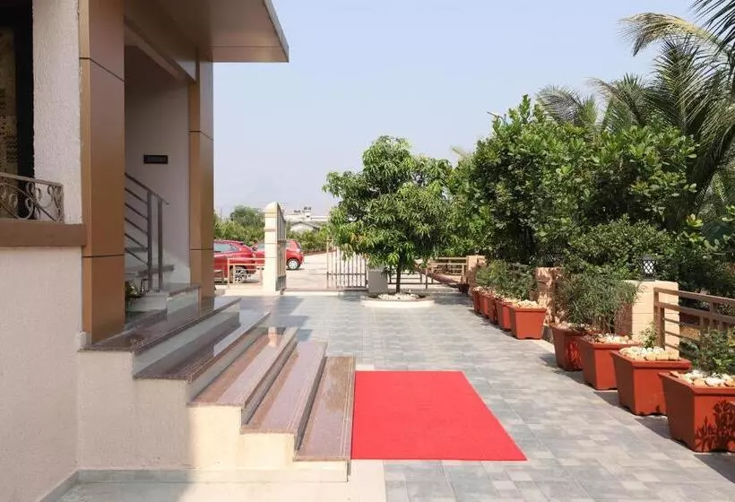 Raaj Resort