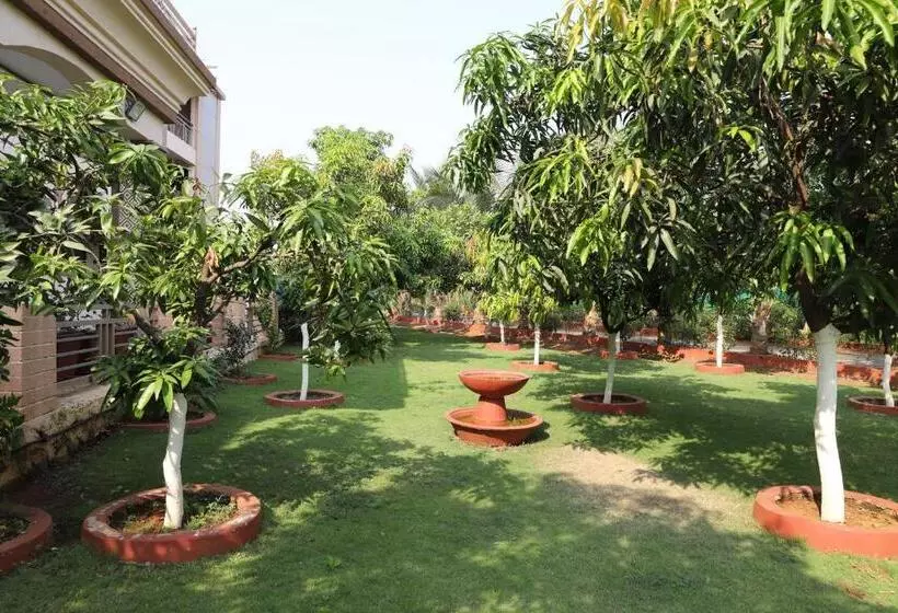 Raaj Resort