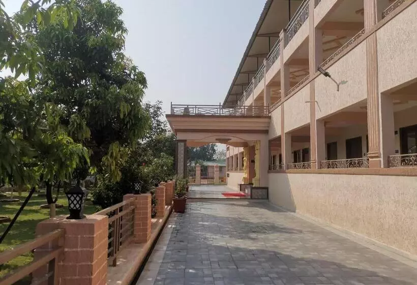 Raaj Resort