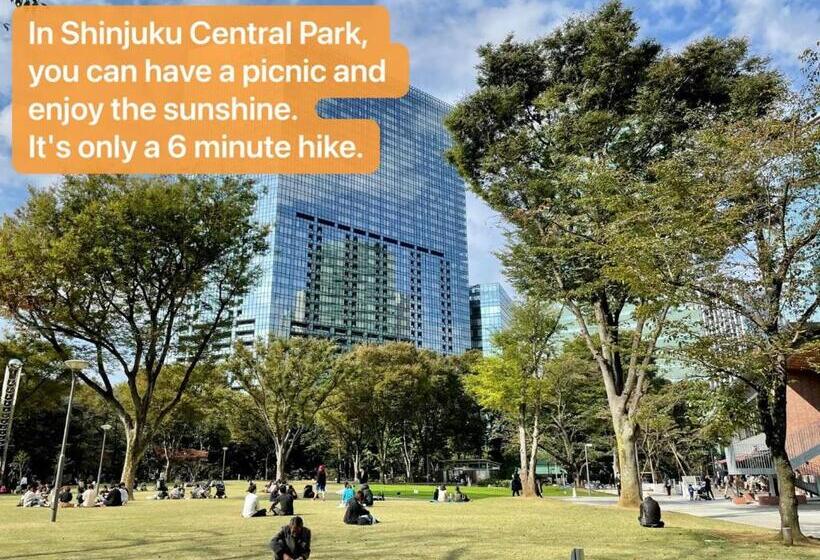 Season Guest House In Nishi Shinjuku 100 Square Meters, 4 Bedrooms, 2 Living Rooms