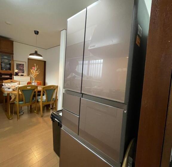 Season Guest House In Nishi Shinjuku 100 Square Meters, 4 Bedrooms, 2 Living Rooms