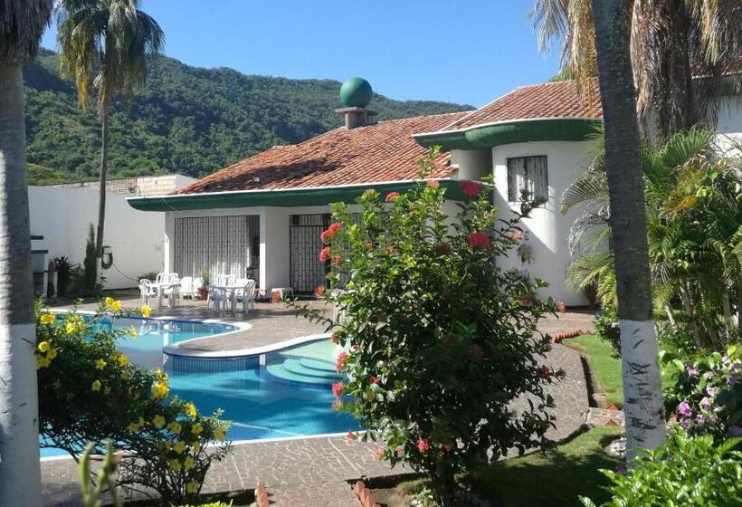 تختخواب و صبحانه Casa Frasser