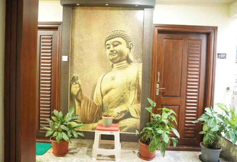 هتل Bhimas Residency