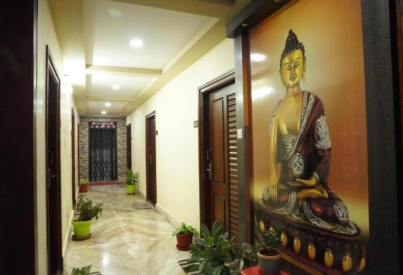 هتل Bhimas Residency