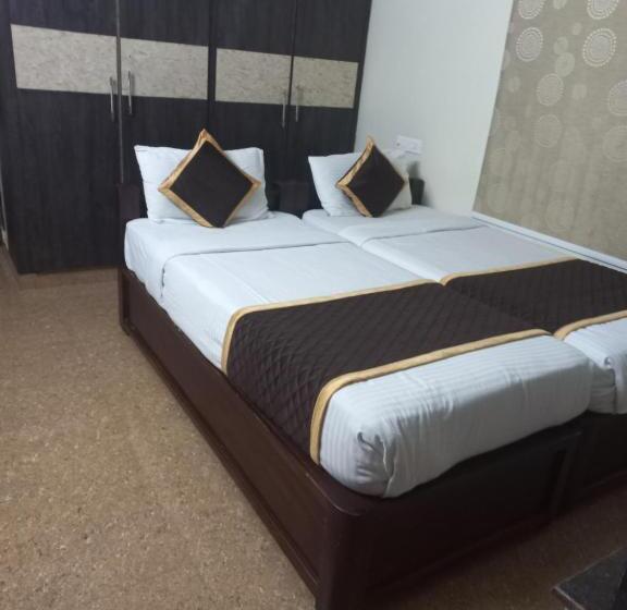 هتل Bhimas Residency