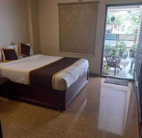 هتل Bhimas Residency