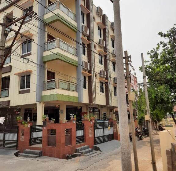 هتل Bhimas Residency