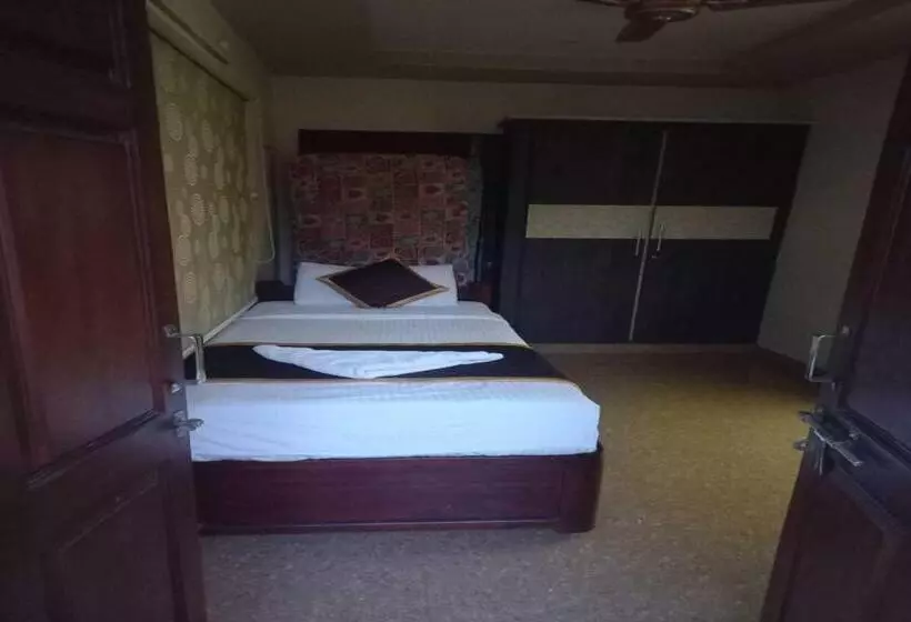 Hotelli Bhimas Residency