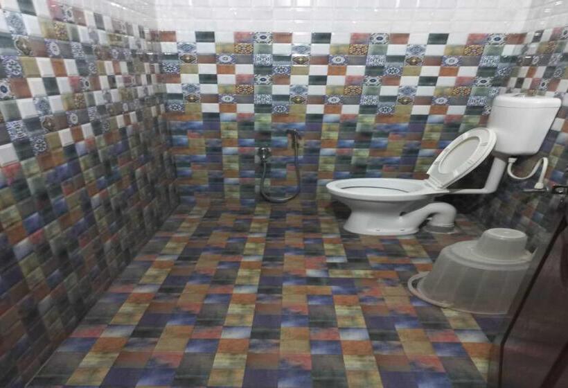 هتل Bhimas Residency