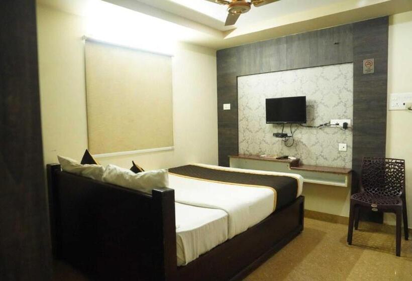 هتل Bhimas Residency