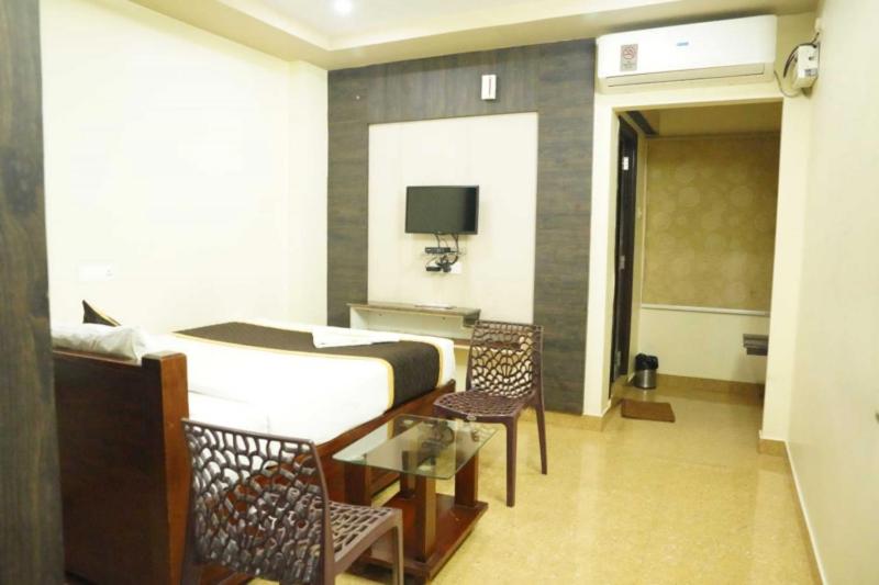 هتل Bhimas Residency