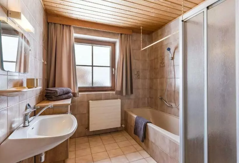 ホテル Ferienwohnung Simmern