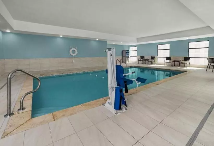 ホテル Holiday Inn Express Hattiesburg West Univ Area