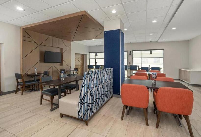 هتل Holiday Inn Express Hattiesburg West Univ Area