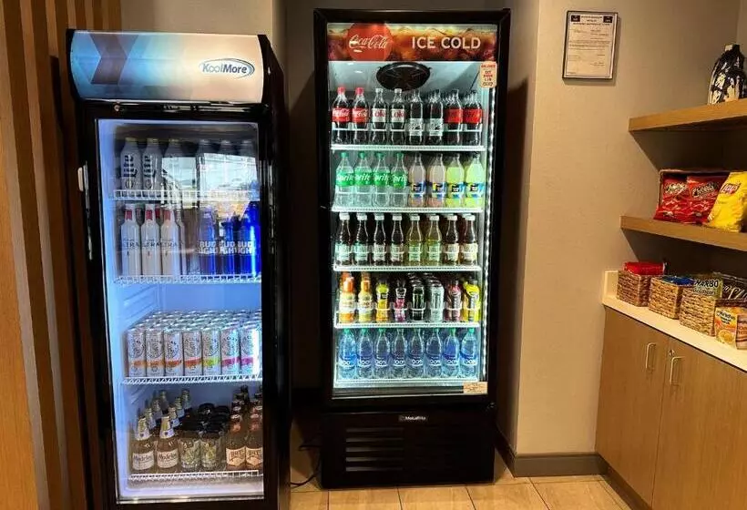 ホテル Holiday Inn Express Hattiesburg West Univ Area