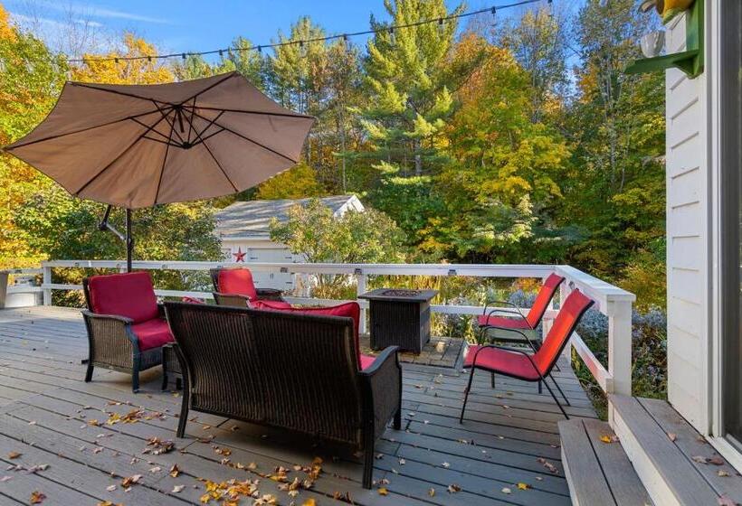 Отель Launchpoint Lodge