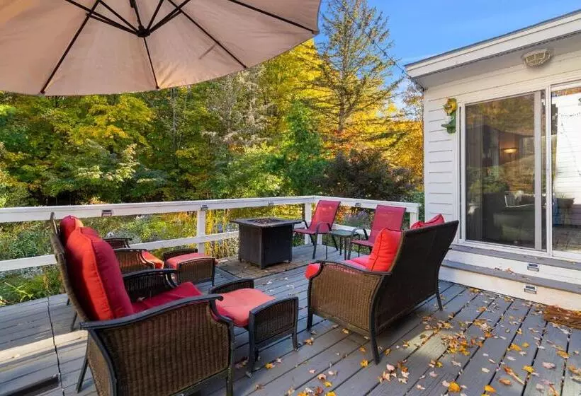 ホテル Launchpoint Lodge