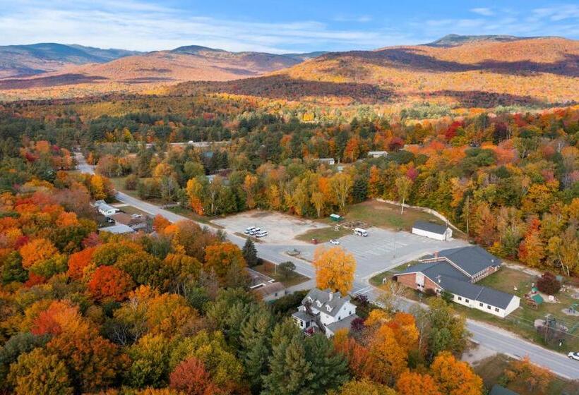 Отель Launchpoint Lodge