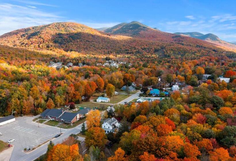 Отель Launchpoint Lodge