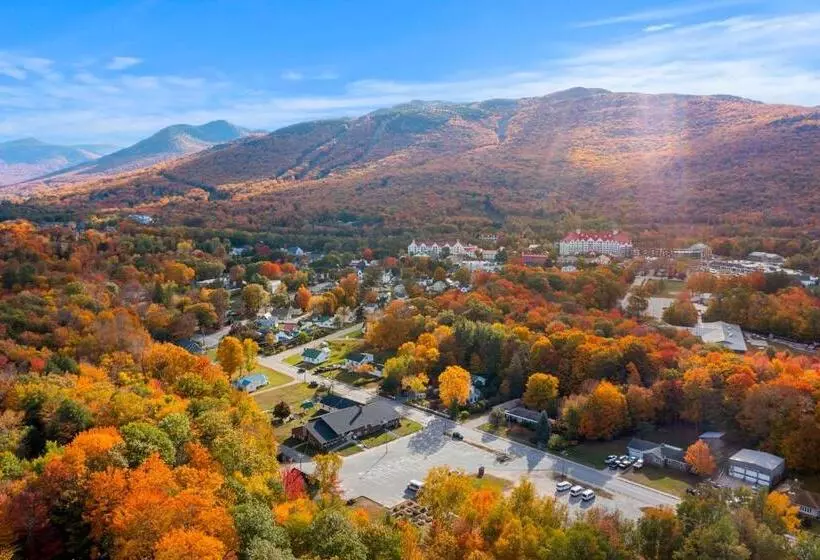 ホテル Launchpoint Lodge