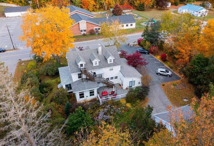 Отель Launchpoint Lodge