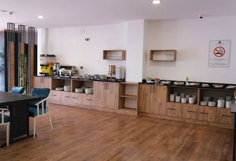هتل The Marine