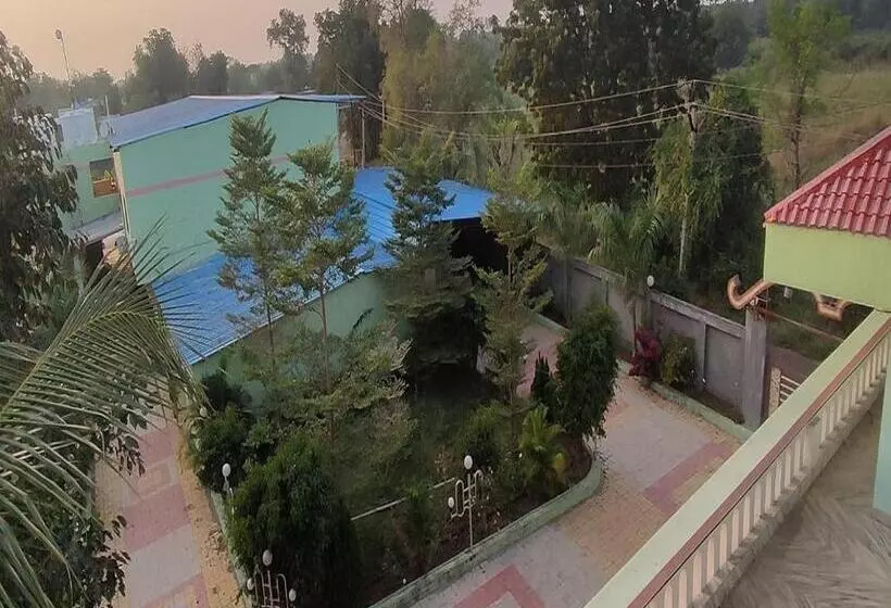 ホテル Vrundavan Resort, Narmada