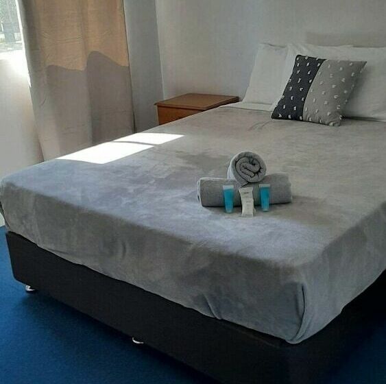 فندق على الطريق Sunset Motor Inn