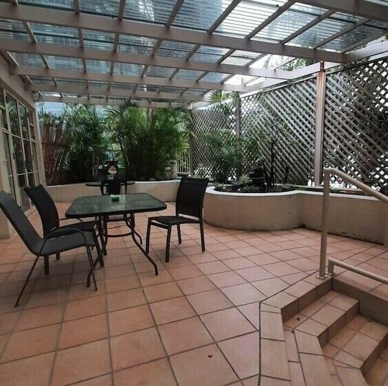 فندق على الطريق Sunset Motor Inn