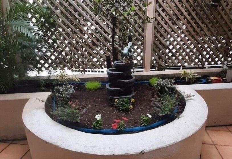 فندق على الطريق Sunset Motor Inn