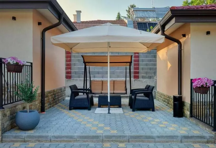 Majatalo комплекс колонада