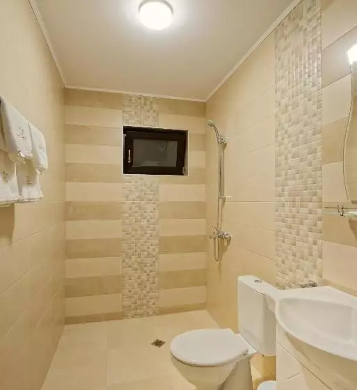 Majatalo комплекс колонада