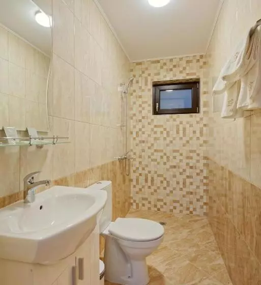 Majatalo комплекс колонада