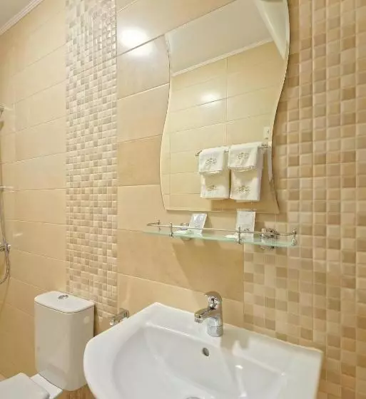 Majatalo комплекс колонада